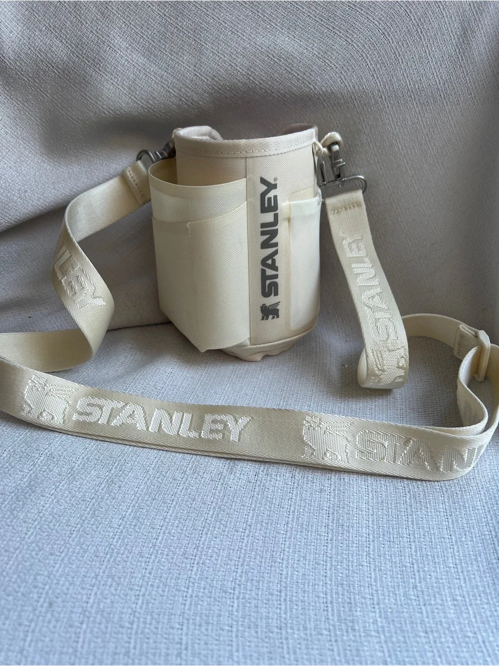 Stanley Cream Insulated Tumbler Sling Carrier with Pockets